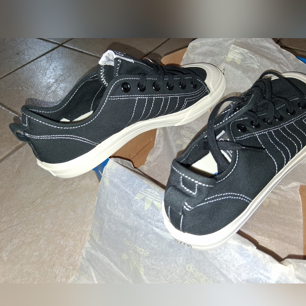 Adidas Men's Black and White Canvas Sneakers 3 Stripe Nizza 10.5 Nwt And Box - Picture 4 of 13